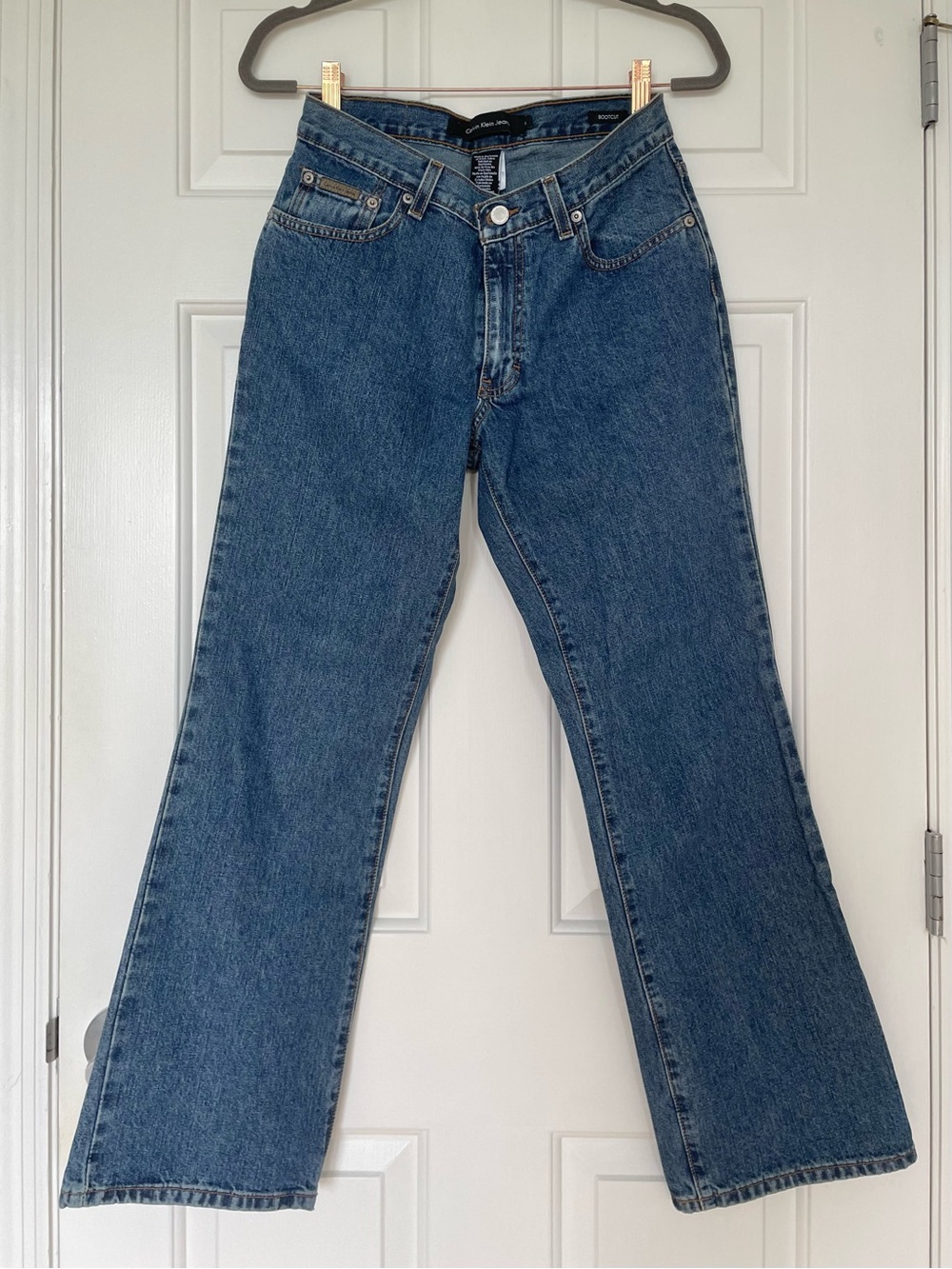Calvin Klein Bootcut Jeans in Medium Wash Denim Size 6